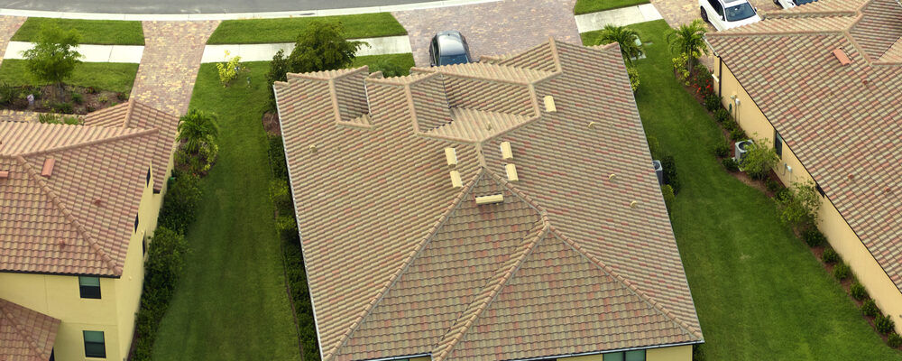 How Long Does a Roof Normally Last on Florida Homes?