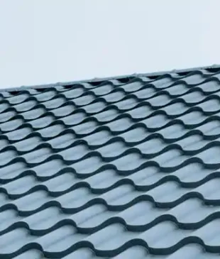 Metal Roof vs Tile Roof in Florida: Cost, Lifespan, and Storm Performance